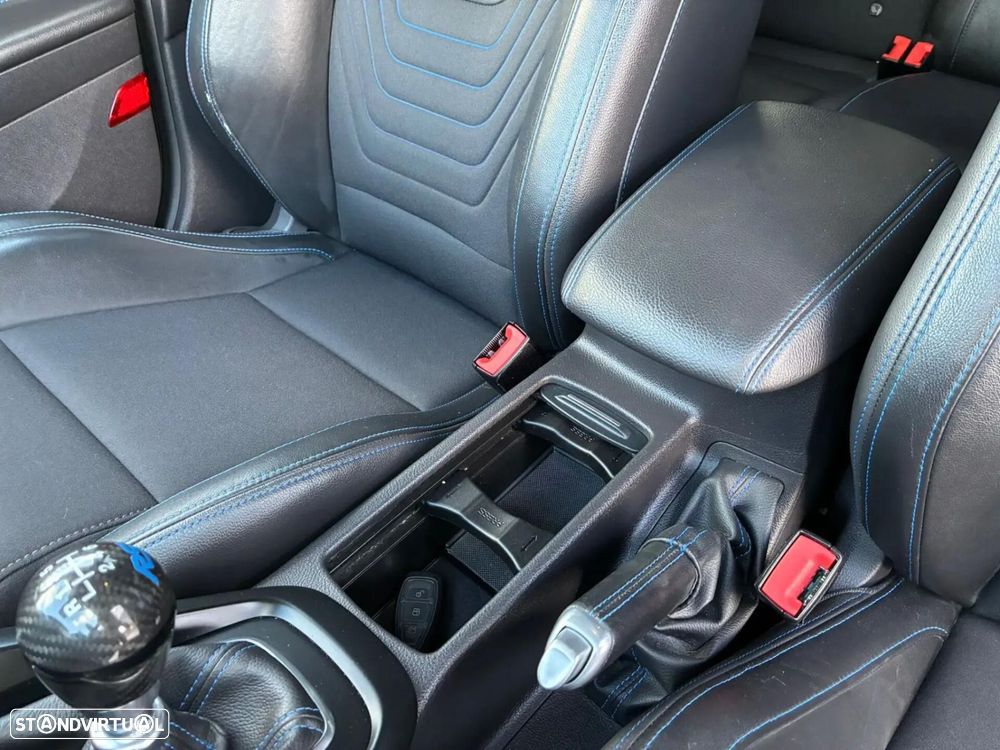 Ford Focus - 27