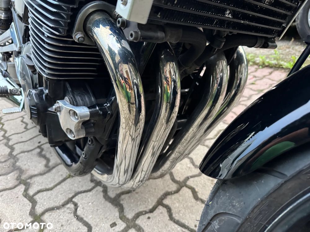 Yamaha XJR - 10