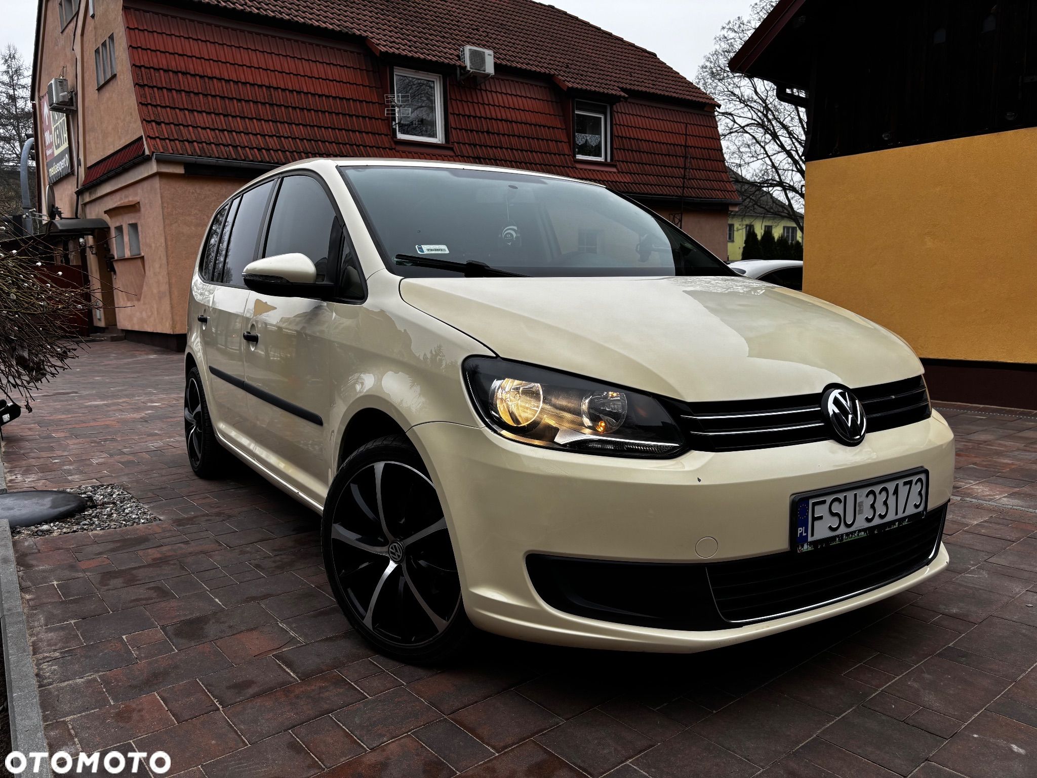 Volkswagen Touran 1.6 TDI DPF DSG Highline - 1