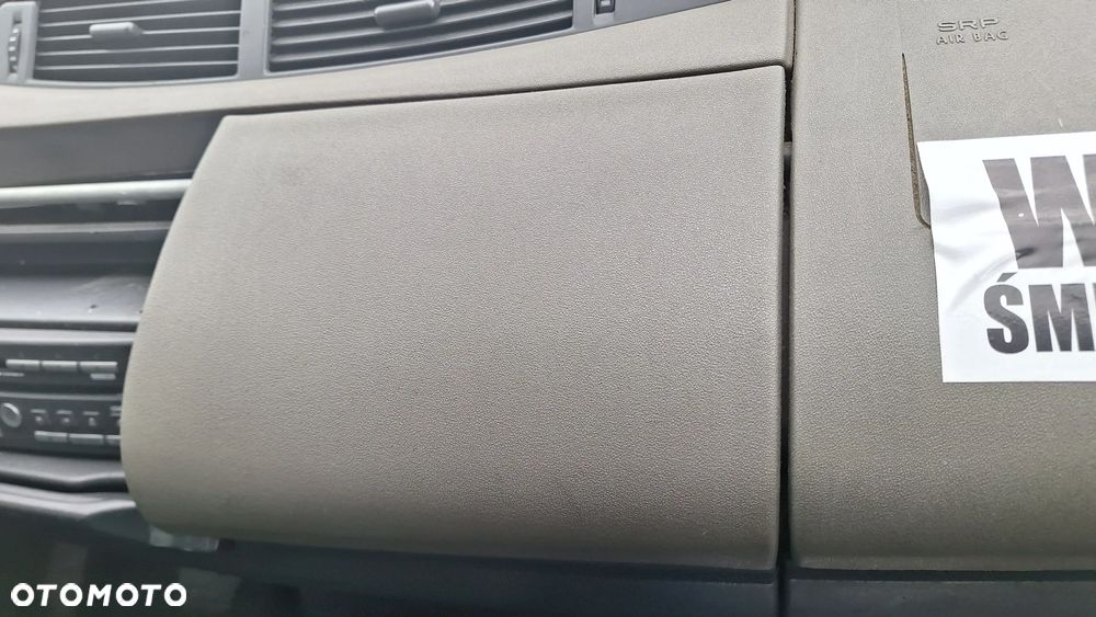 Schowek srodkowy espace IV