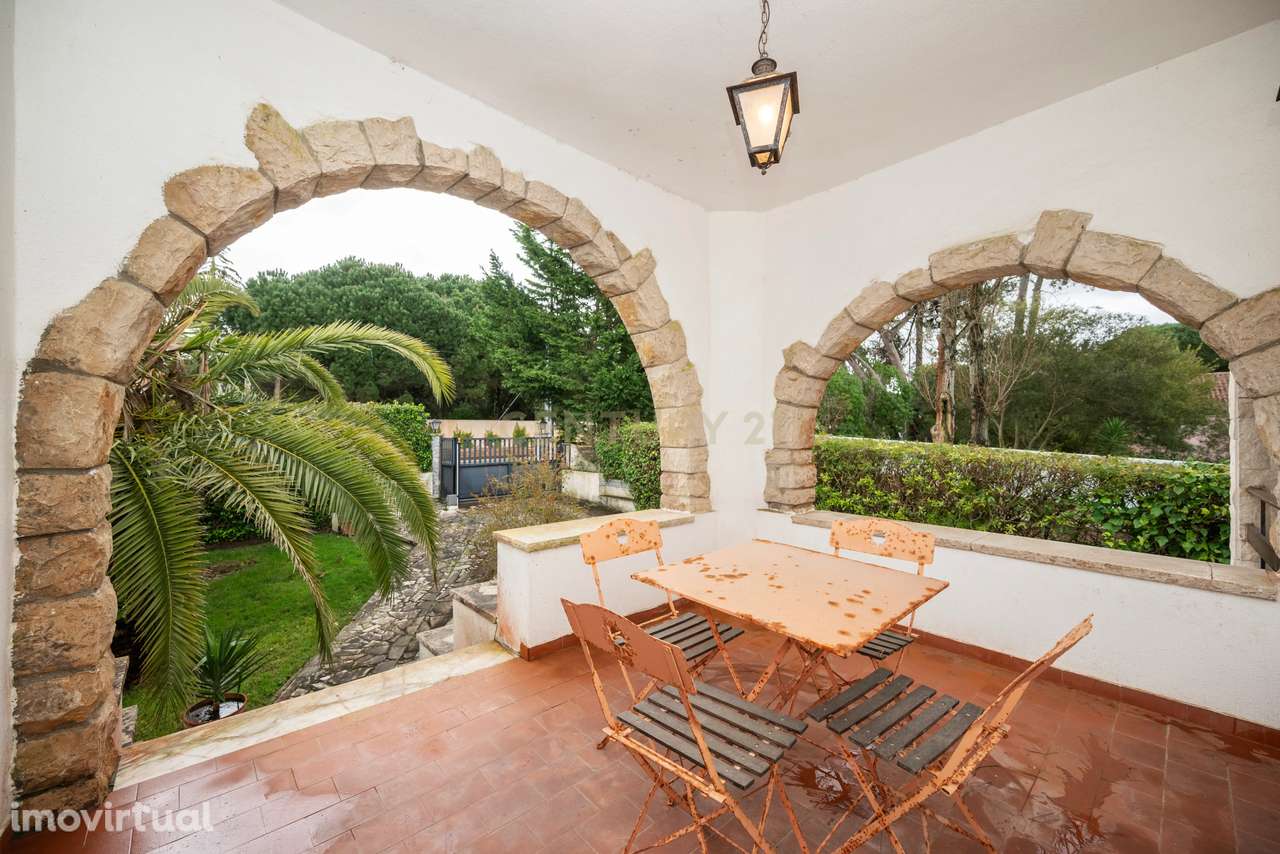 Moradia à Venda no Banzão, zona de Colares - Grande imagem: 2/28