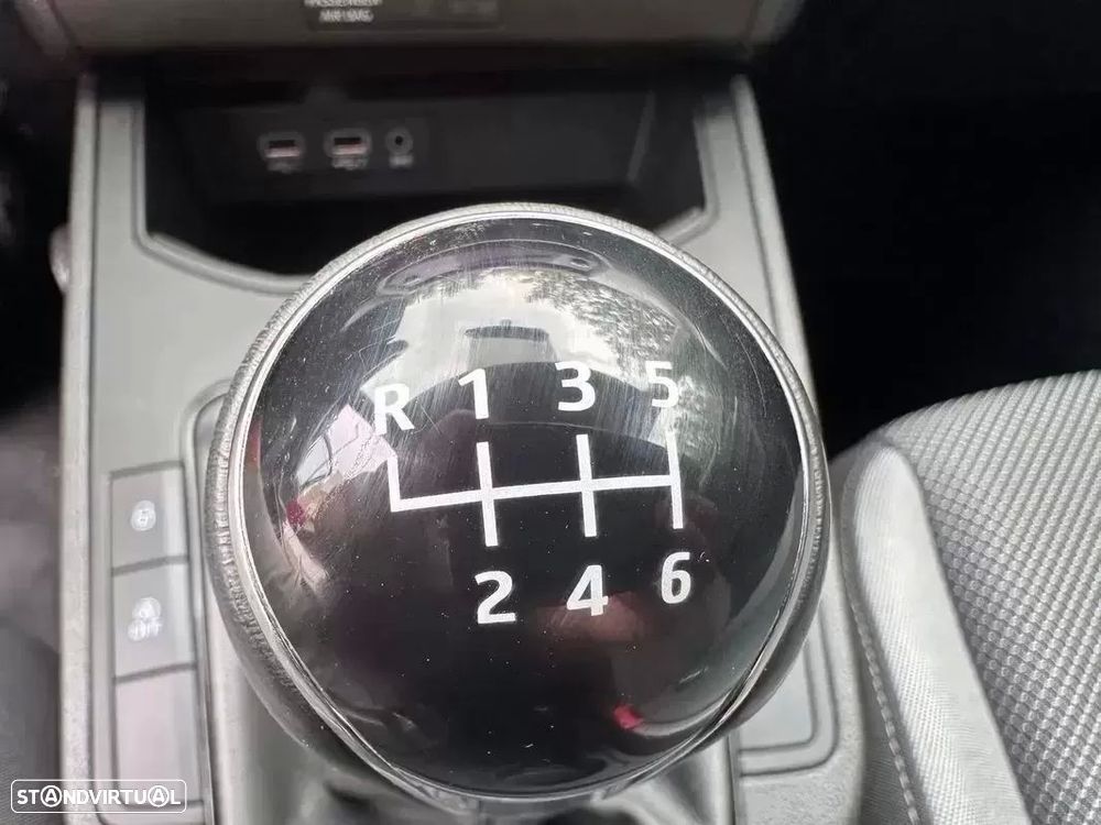 SEAT Ibiza 1.0 TGI Style — fotografia 16