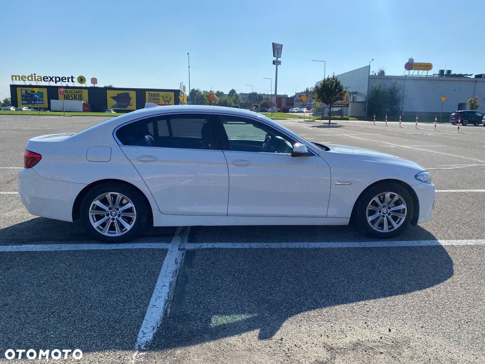 BMW Seria 5 518d Luxury Line sport - 4