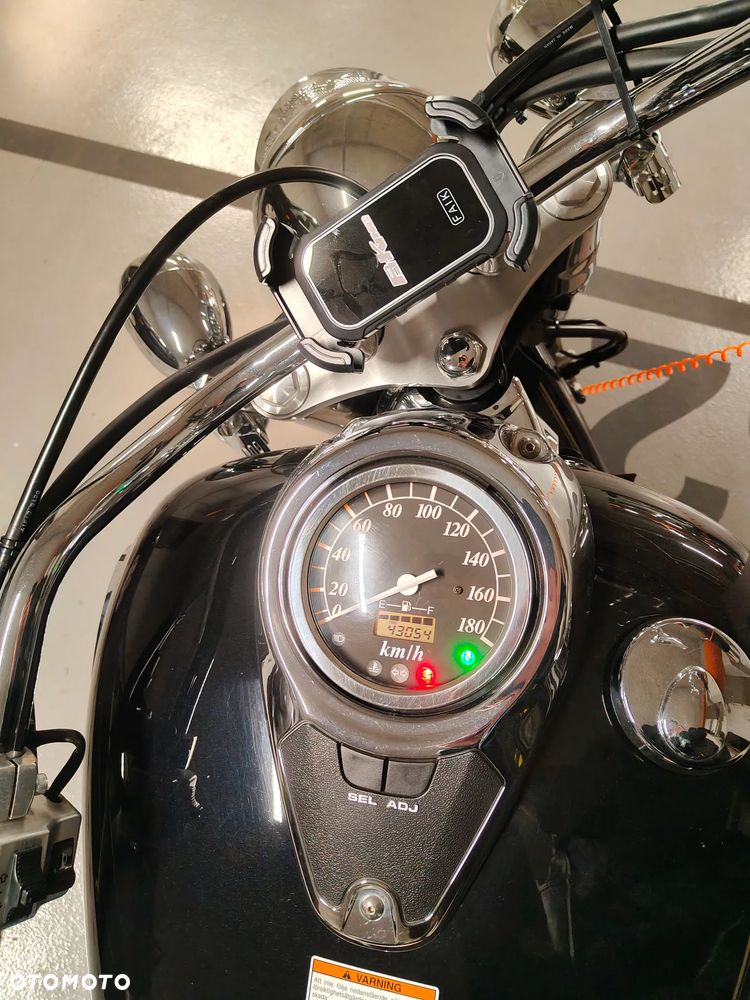 Suzuki VL 800 Volusia - 3
