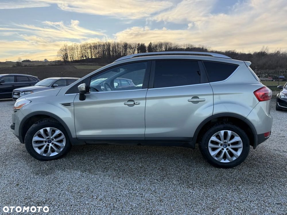 Ford Kuga 2.0 TDCi 2x4 Titanium - 9