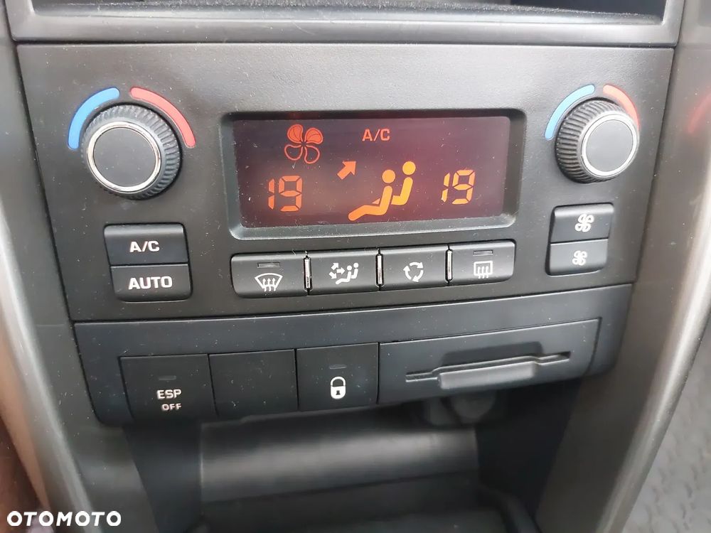 Peugeot 207 CC 1.6 Intense - 23