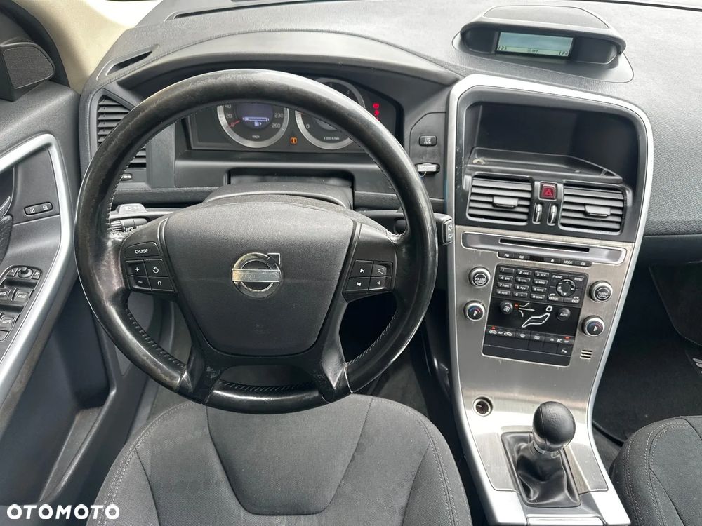 Volvo XC 60 D5 AWD Kinetic - 24