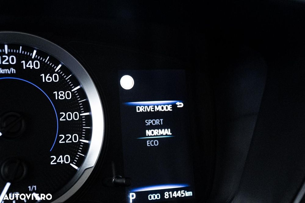 Toyota Corolla 1.8 HSD Dynamic - 32