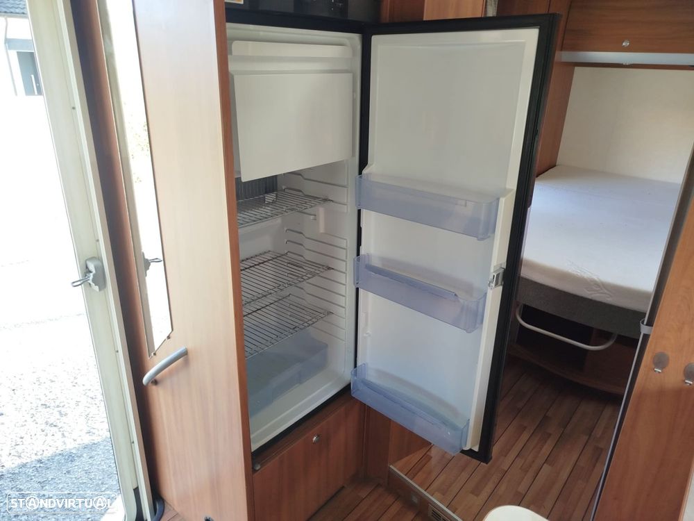 Knaus Südwind Sky wave.  Cama basculante E SUÍTE - 23