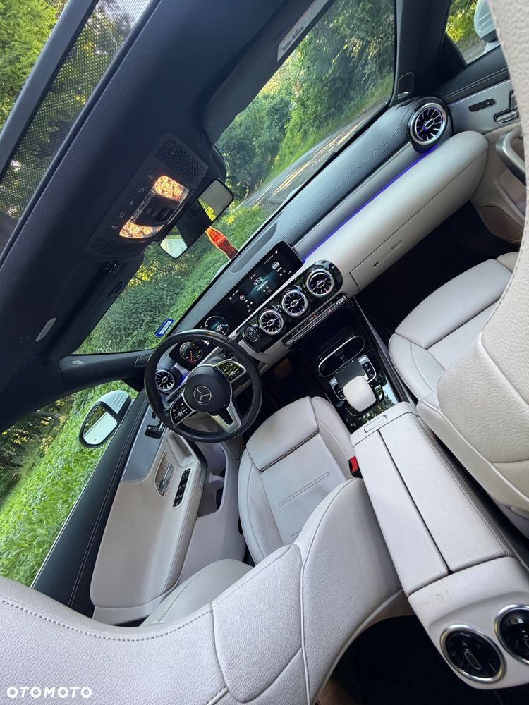Mercedes-Benz CLA - 21