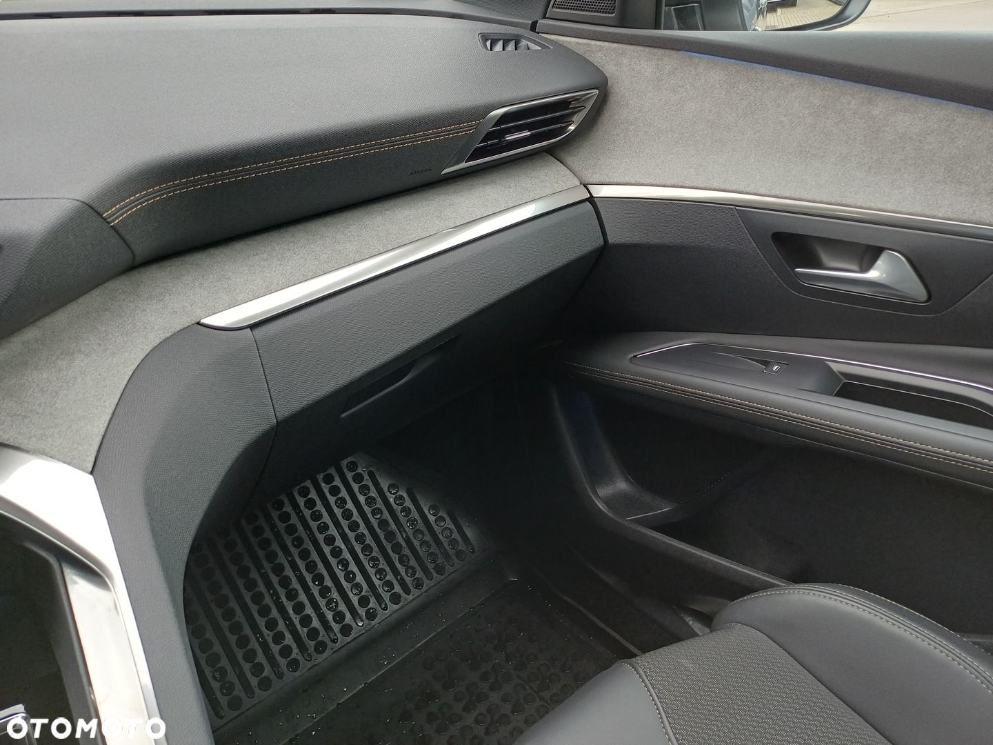 Peugeot 3008 1.2 PureTech GT Pack S&S EAT8 - 28