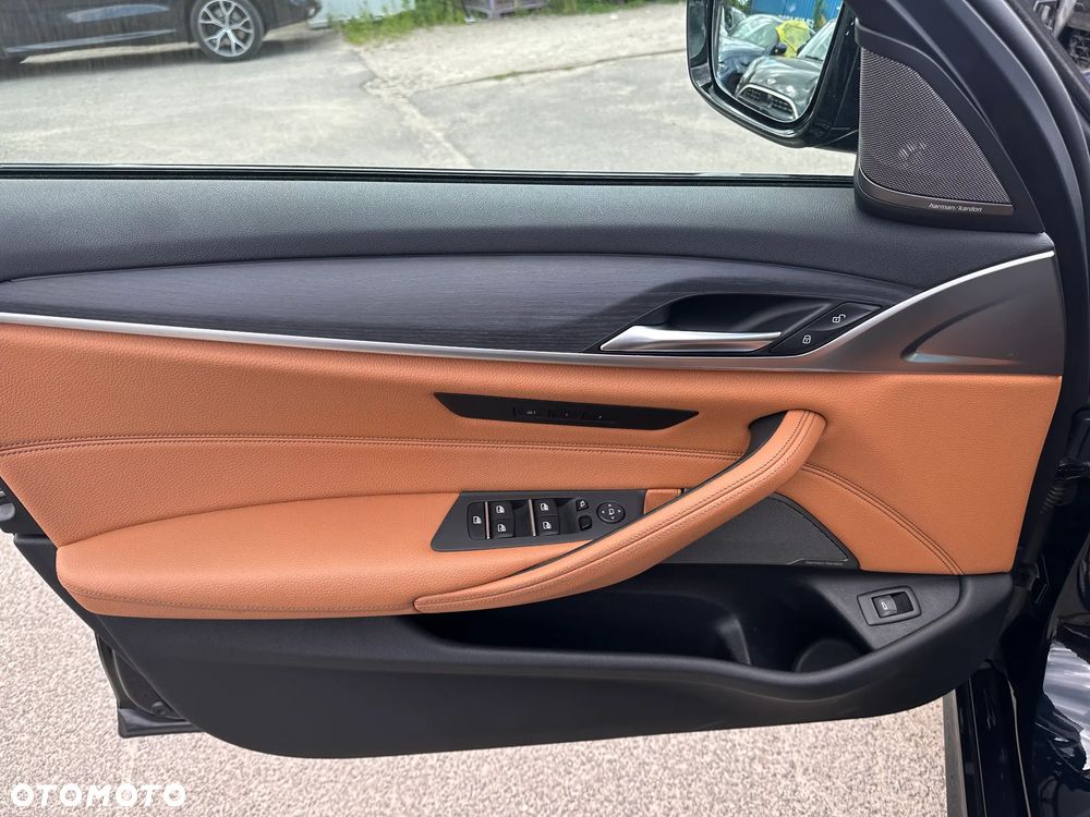 BMW Seria 5 540d xDrive mHEV M Sport sport - 13
