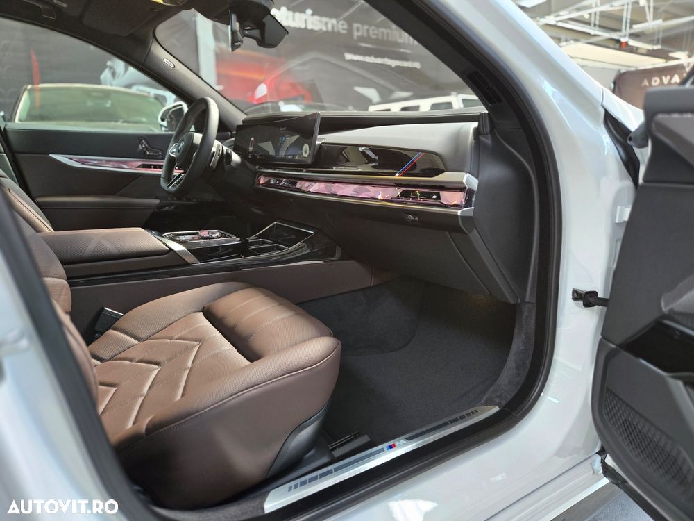 BMW Seria 7 740d xDrive MHEV - 8