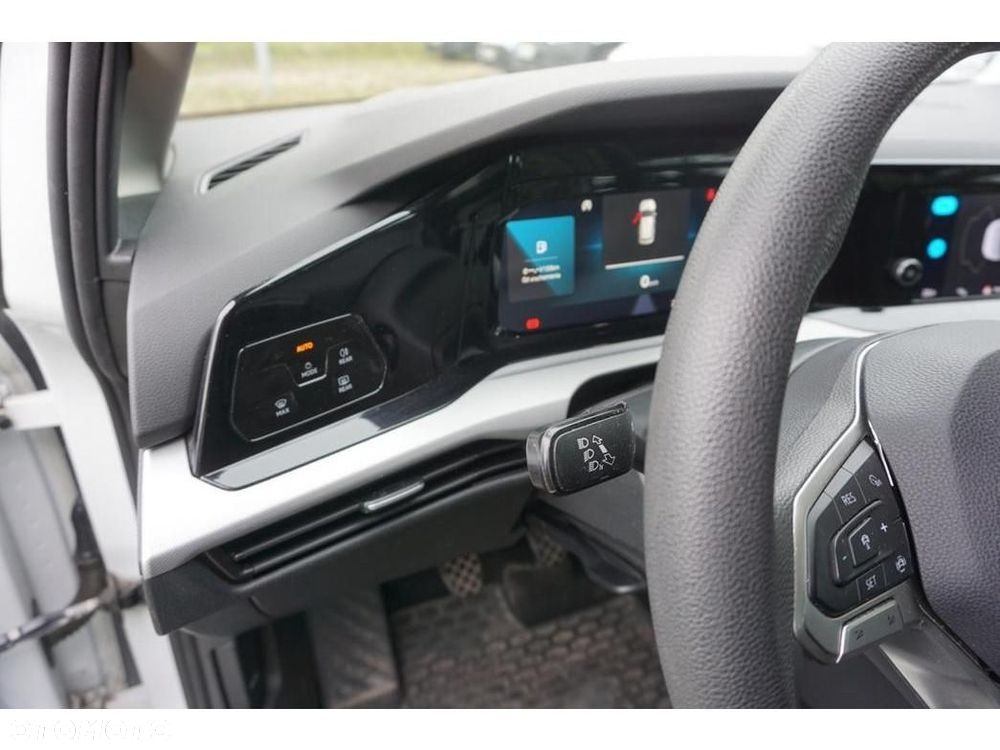 Volkswagen Golf - 22