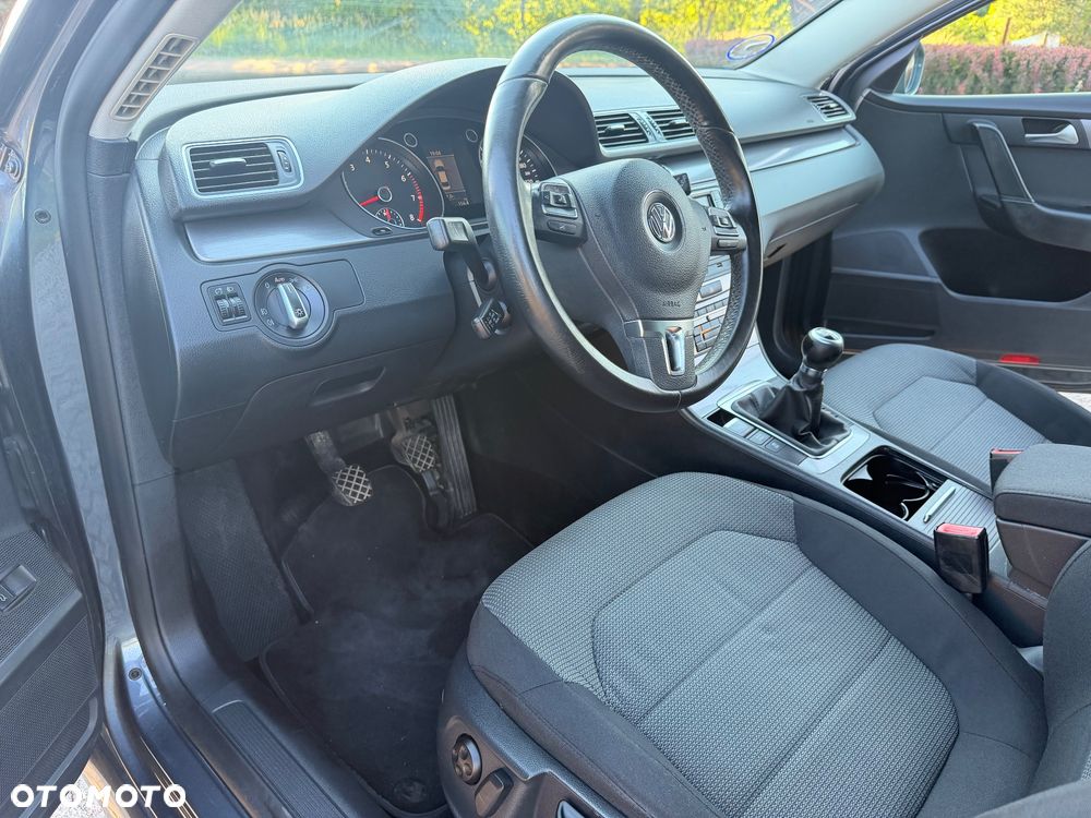 Volkswagen Passat 1.8 TSI Highline - 29