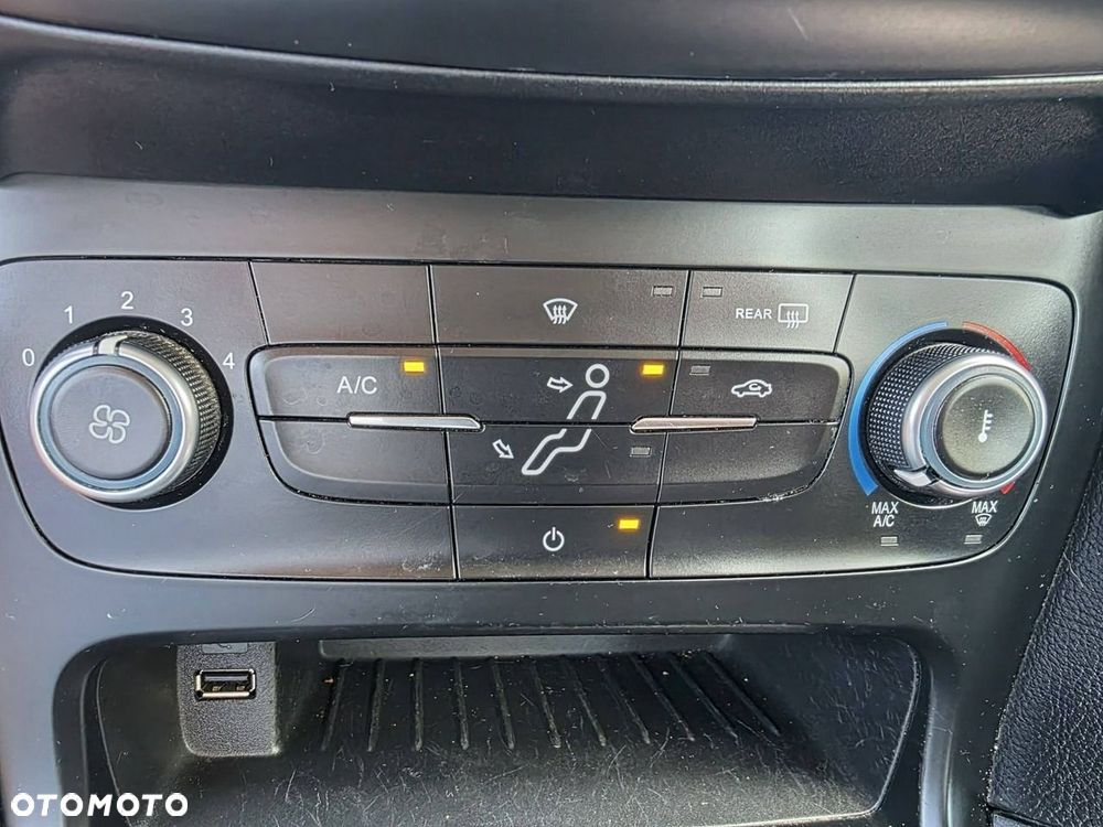 Ford Focus 1.0 EcoBoost Connected - 18