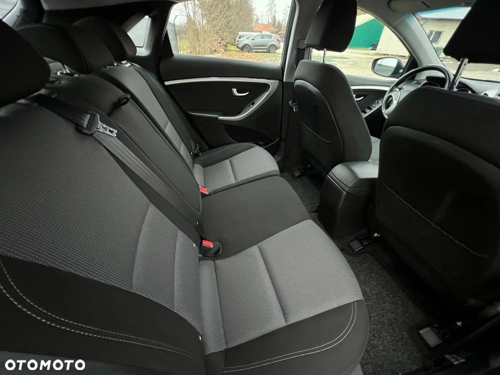 Hyundai i30 blue 1.6 GDI Trend - 17