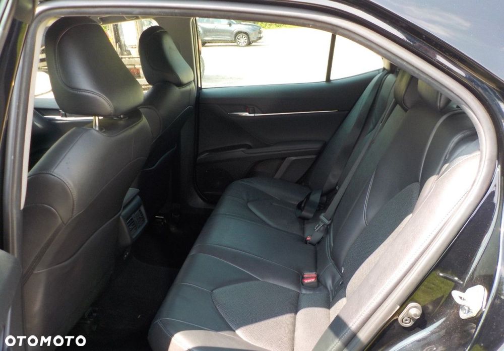 Toyota Camry - 20