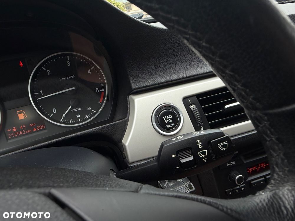 BMW Seria 3 318d - 23