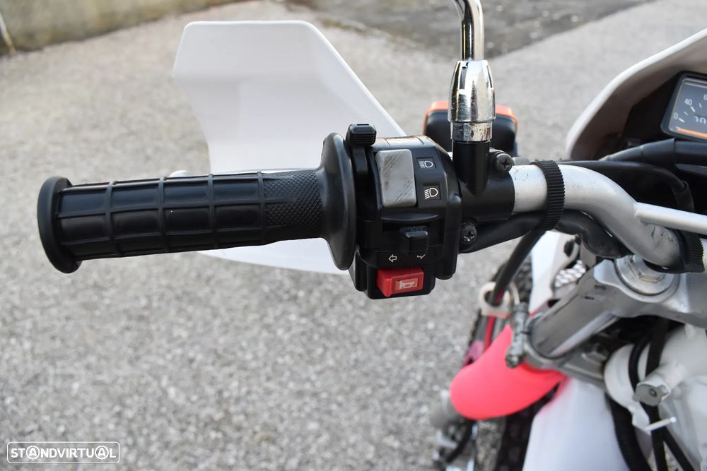 Yamaha DT R 125  Ypvs - 8