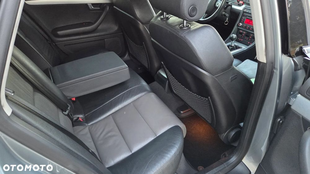 Audi A4 Avant 2.0 TDI DPF quattro - 17