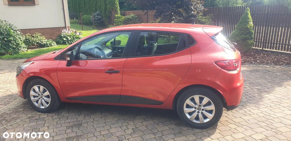 Renault Clio 1.2 16V 75 Business - 9