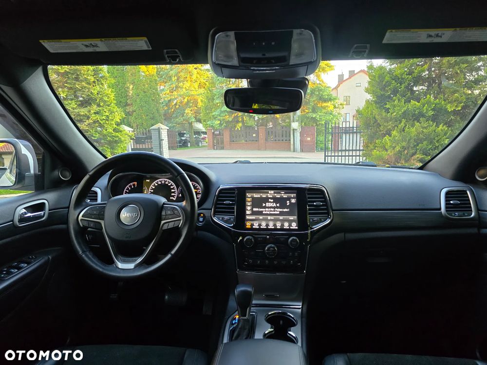Jeep Grand Cherokee - 16