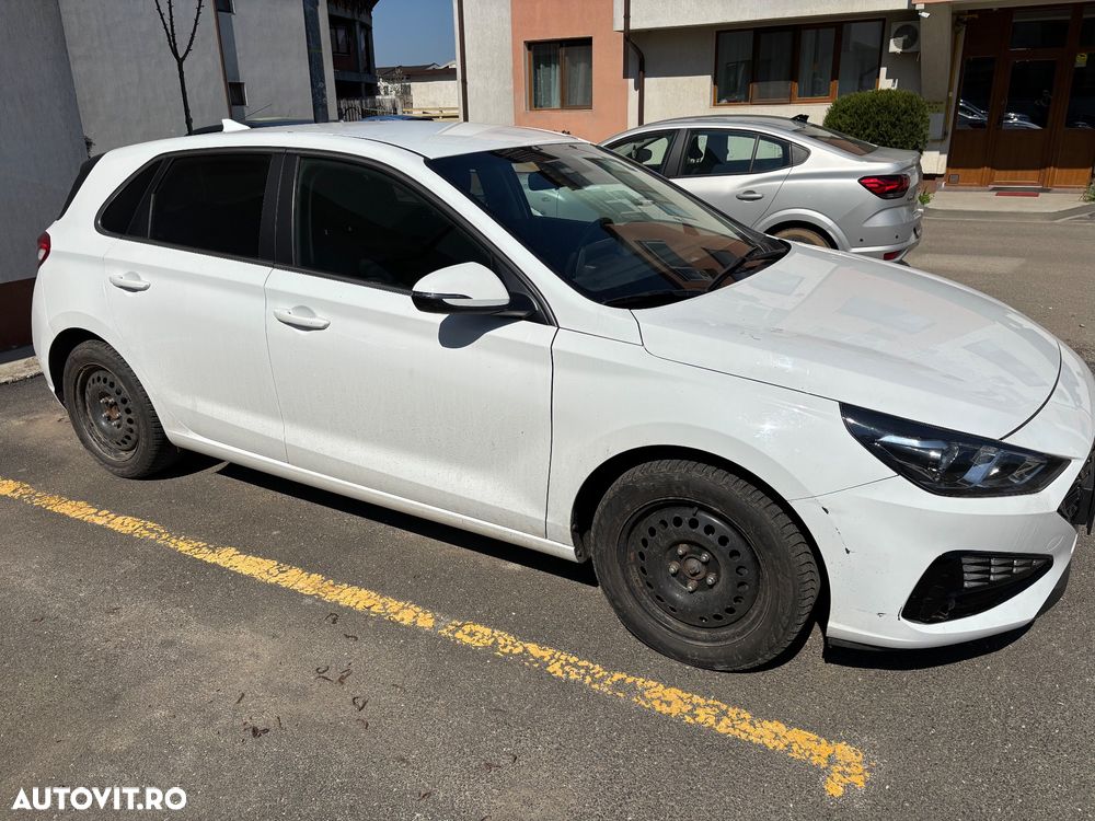Hyundai i30 1.5 110CP 5DR M/T Highway - 16