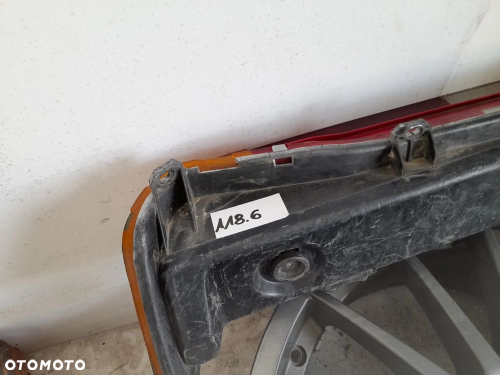 Lampa prawy tył Mercedes W123 Mercedes-Benz 1238200864R - 6