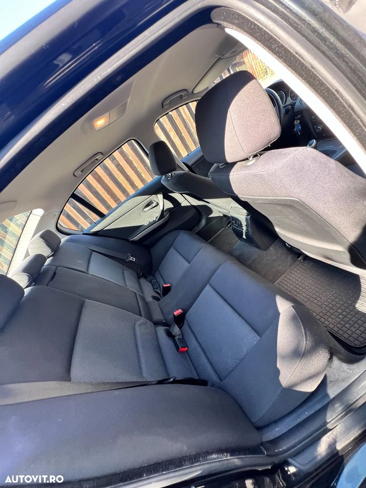 BMW Seria 3 318i - 12