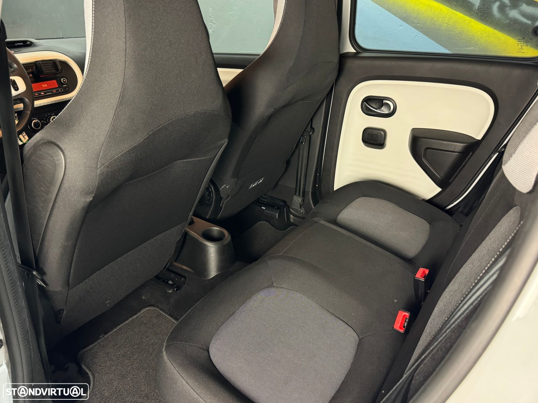 Renault Twingo SCe 75 INTENS - 13
