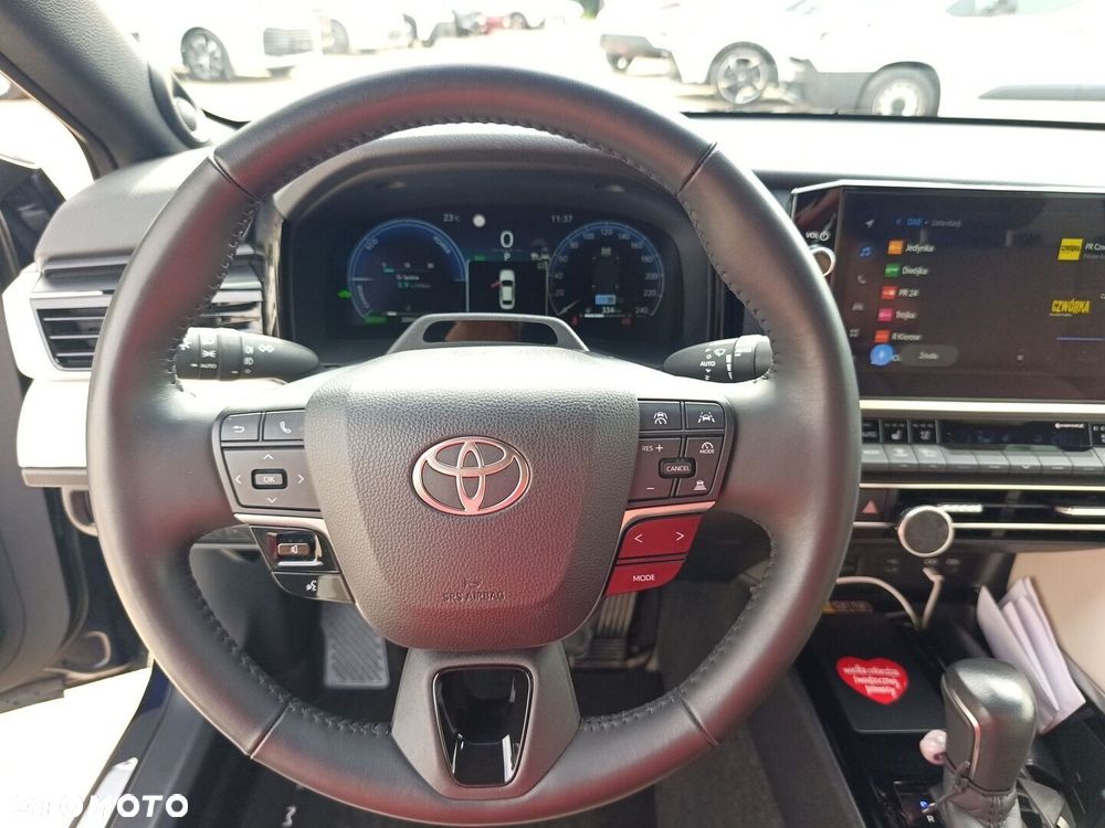 Toyota Camry - 16