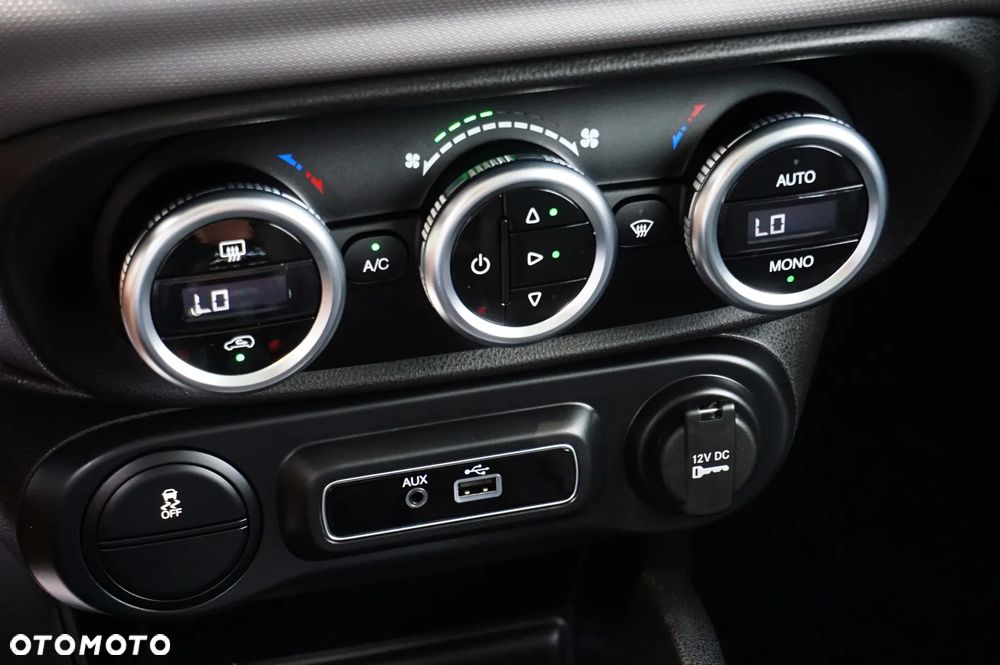 Fiat 500L Urban 1.4 T-Jet 16V Lounge - 31