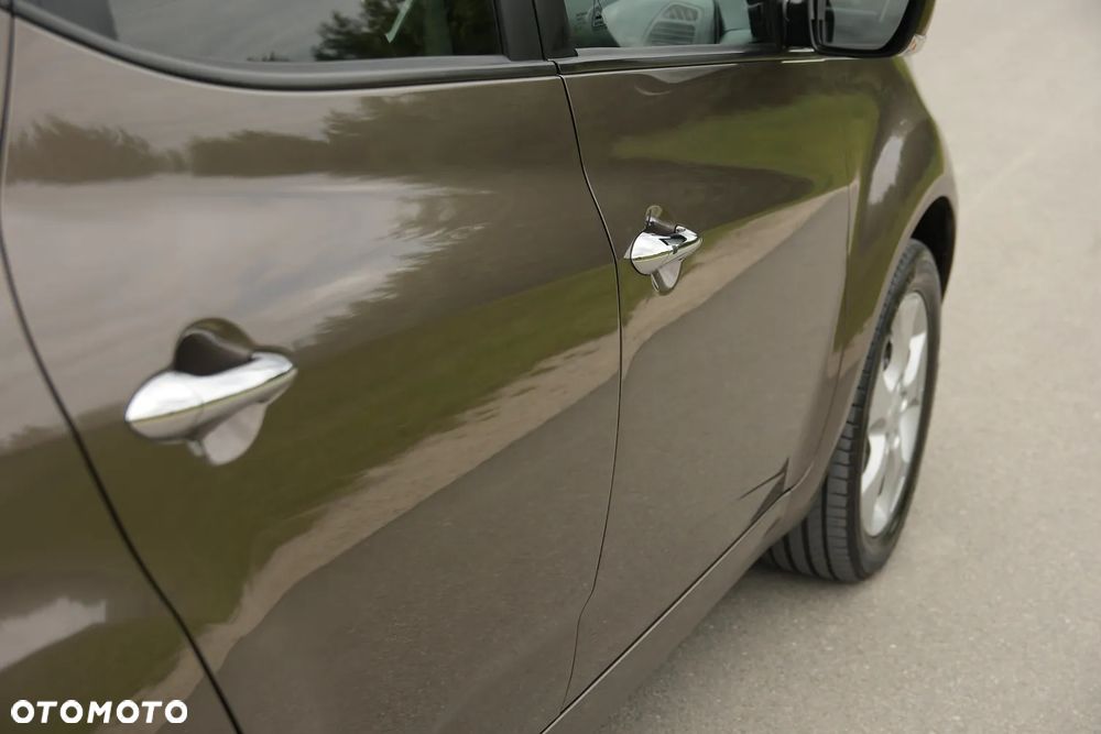 Kia Venga - 15