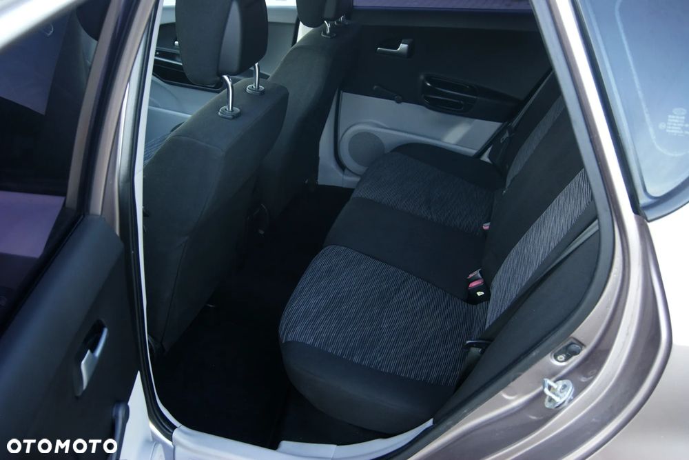 Kia Ceed 1.4 CVVT Attract - 29