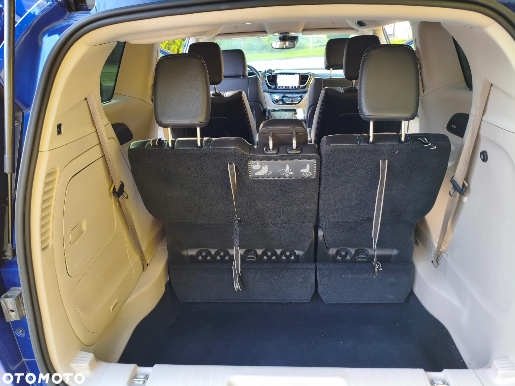 Chrysler Pacifica - 13