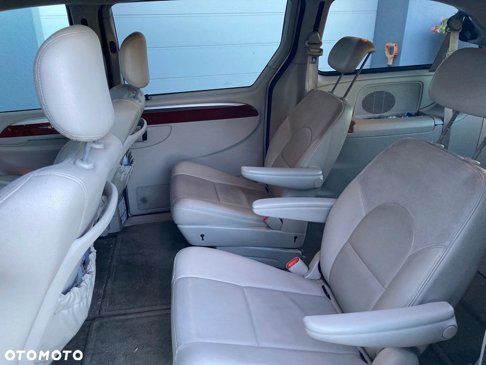 Chrysler Town & Country 3.8 - 5