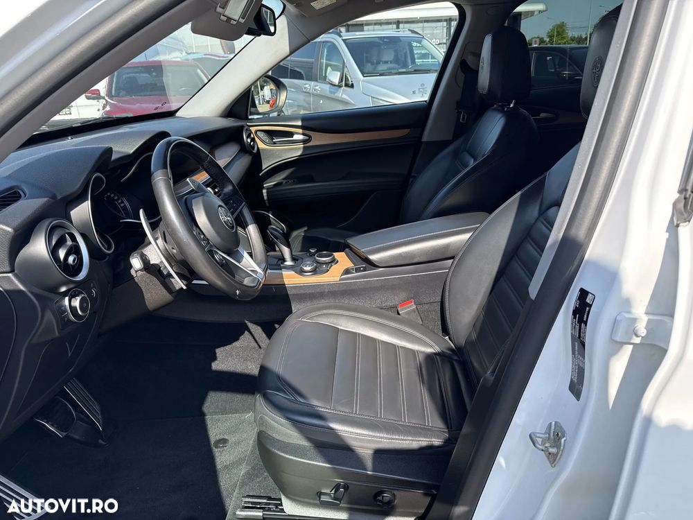Alfa Romeo Stelvio 2.0 Turbo AWD AT8 Estrema - 14