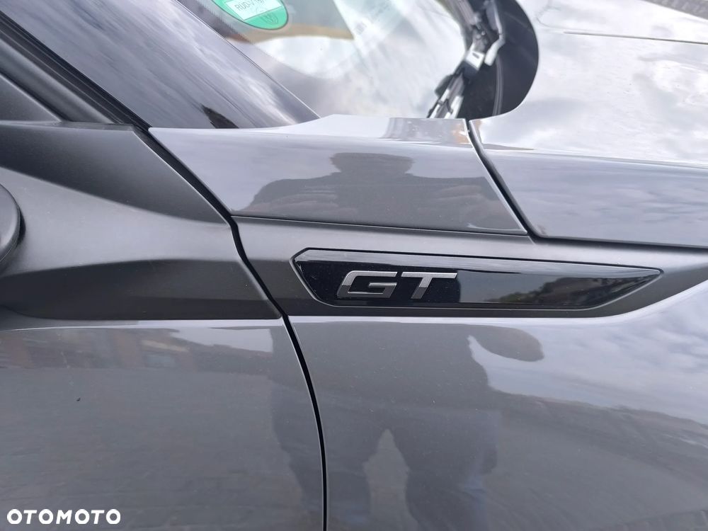 Peugeot 2008 Hybrid 136 e-DSC GT - 24