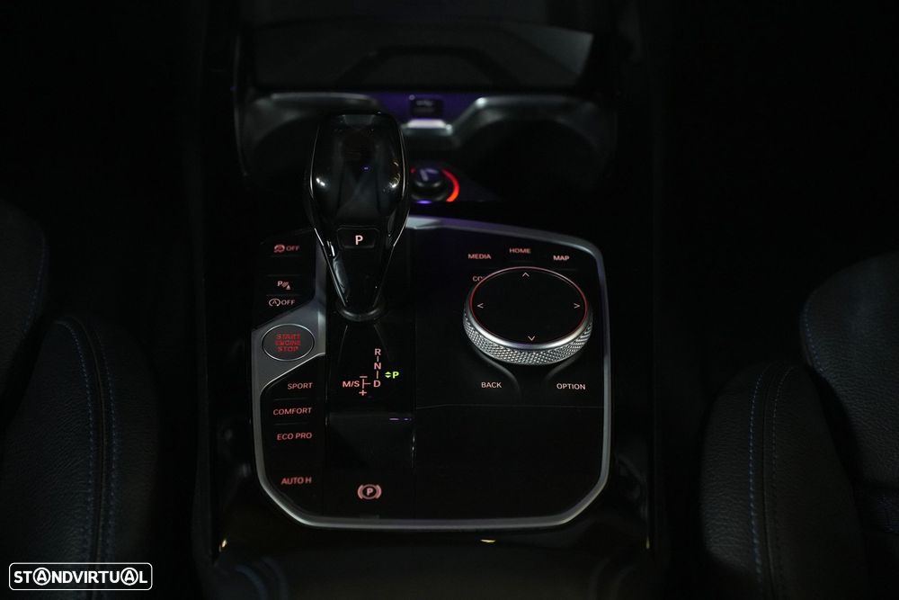 BMW 116 d Pack Desportivo M Auto - 24