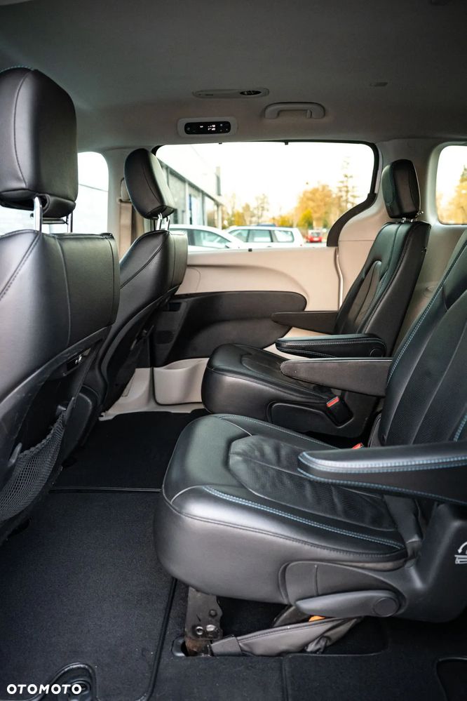 Chrysler Pacifica - 22