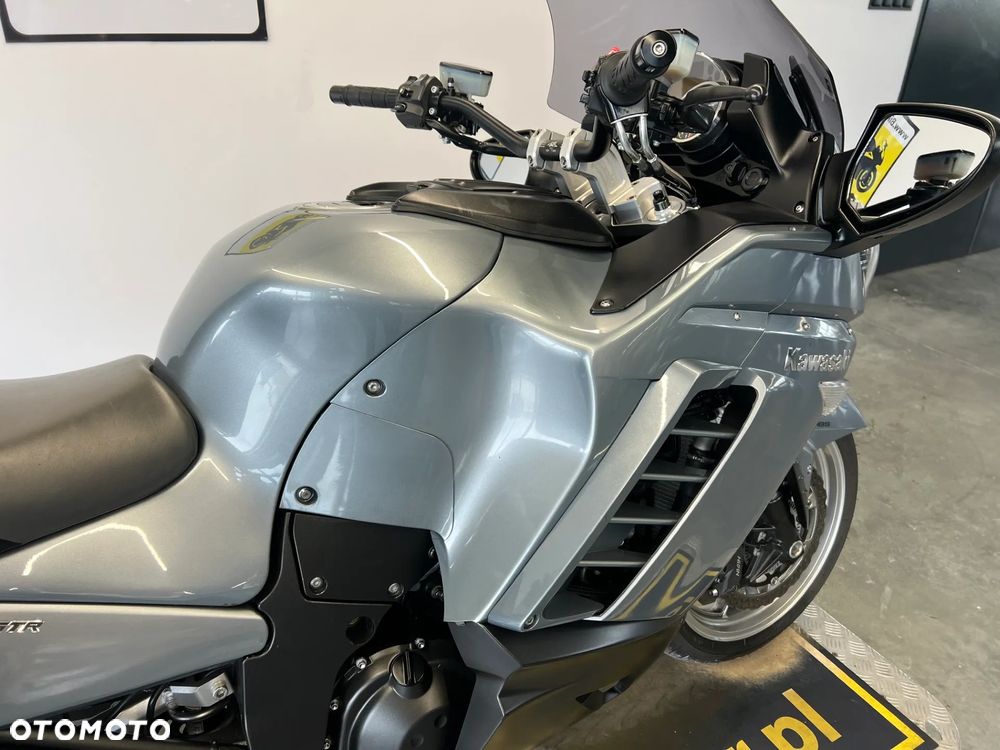 Kawasaki GTR - 26