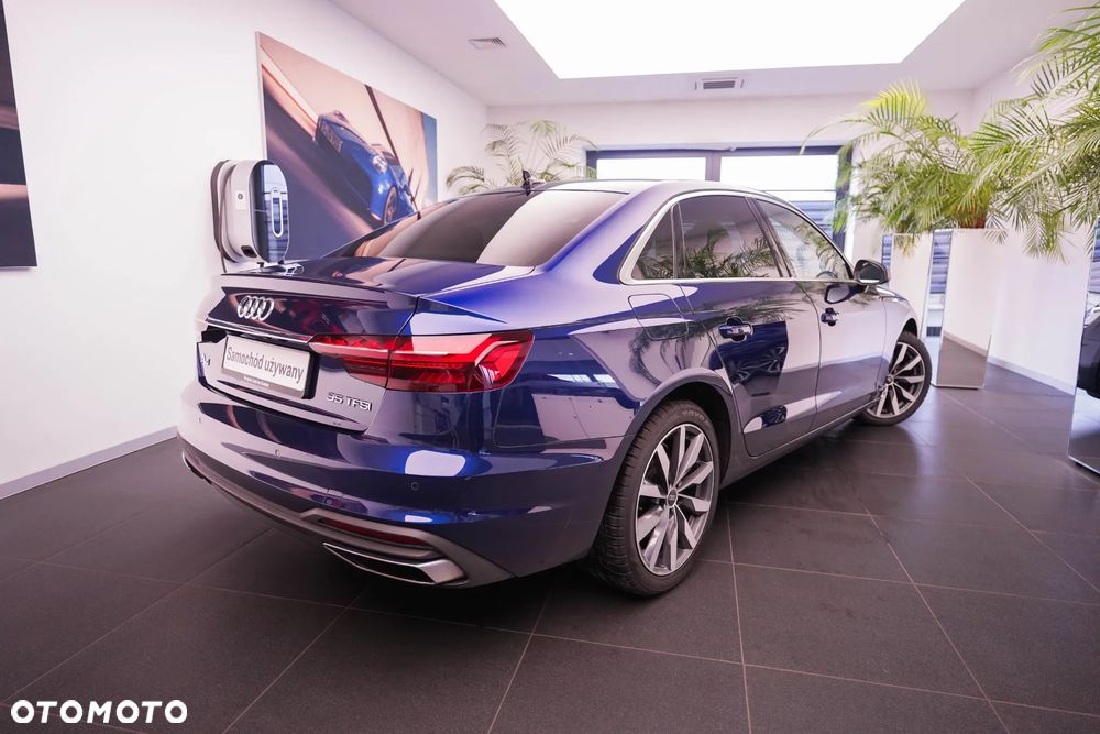 Audi A4 Limousine - 10