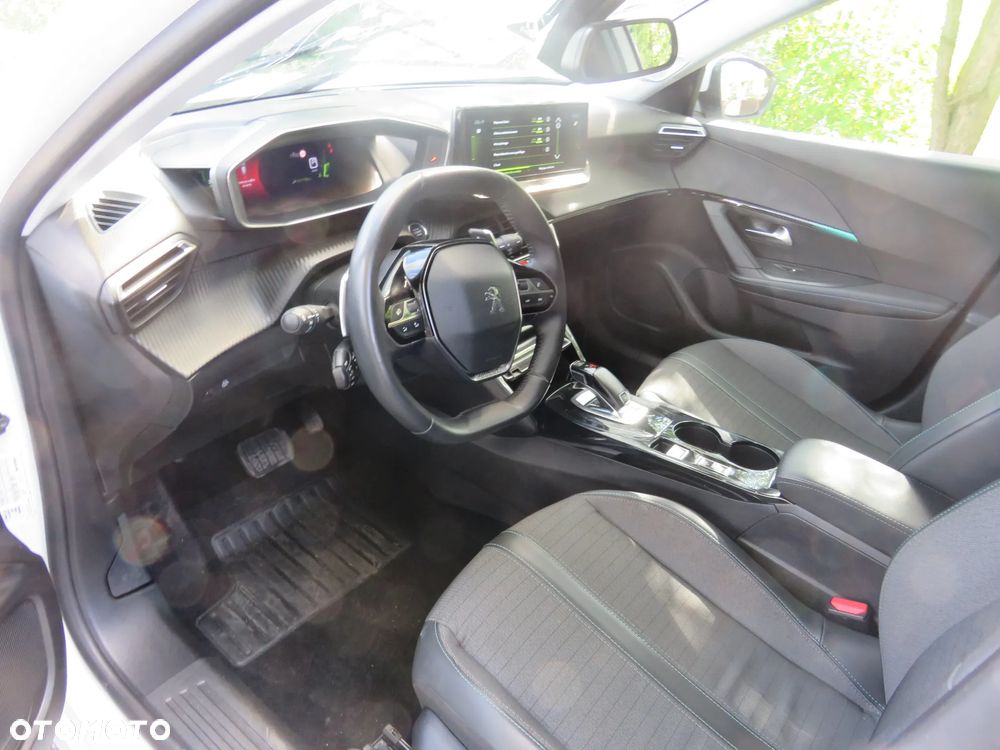 Peugeot 2008 PureTech 130 EAT8 Allure - 9