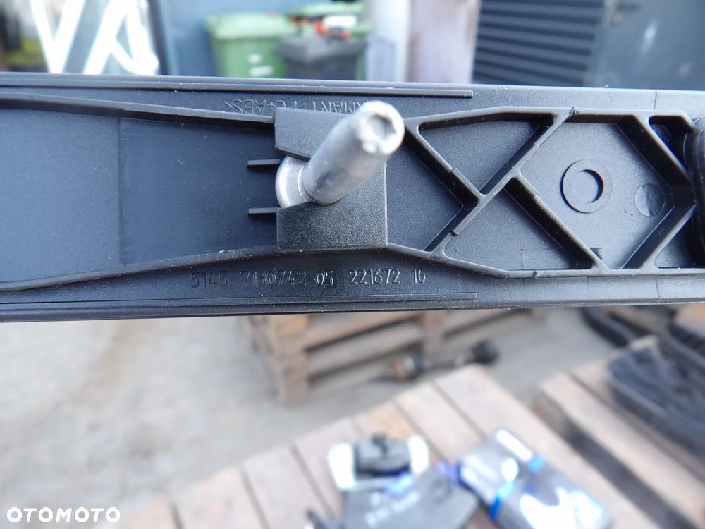 BMW - LISTWA UCHWYTU NA NAPOJE - 7130742 - 2