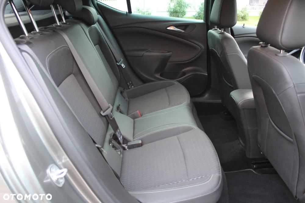 Opel Astra IV 1.6 CDTI Executive - 13