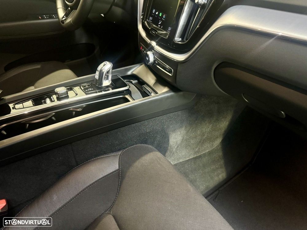 Volvo XC 60 2.0 T8 PHEV R-Design AWD - 23
