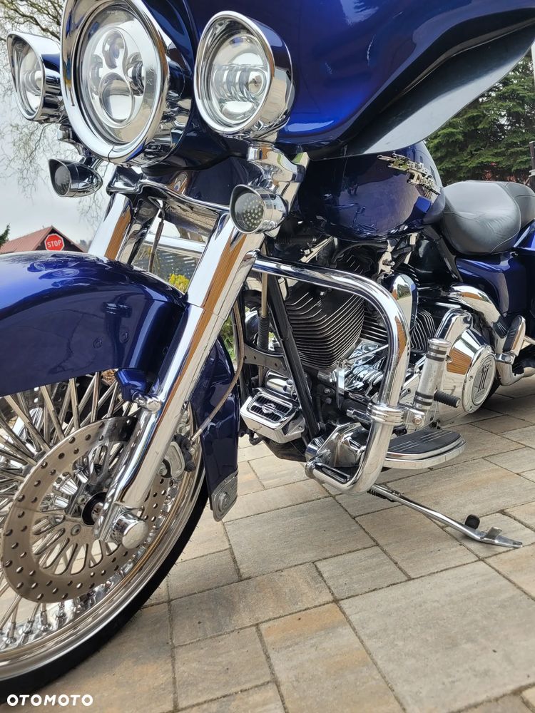 Harley-Davidson Touring Street Glide - 14