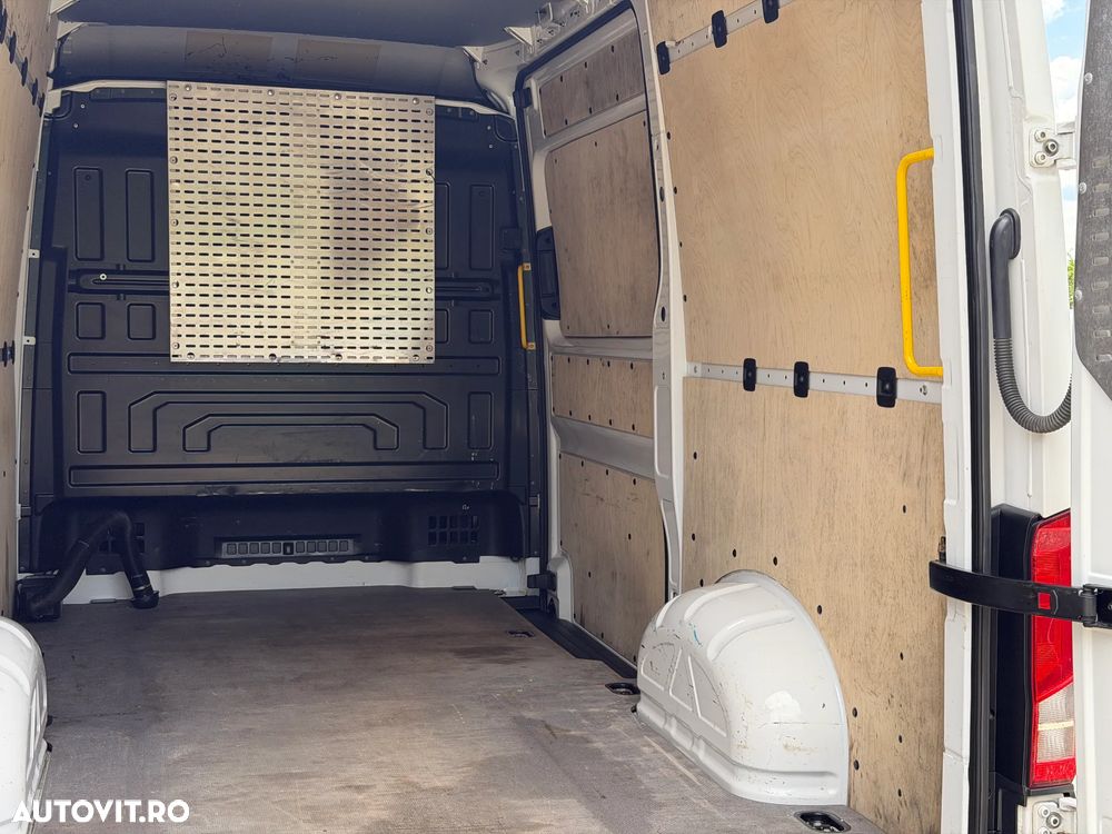 Volkswagen Crafter - 21