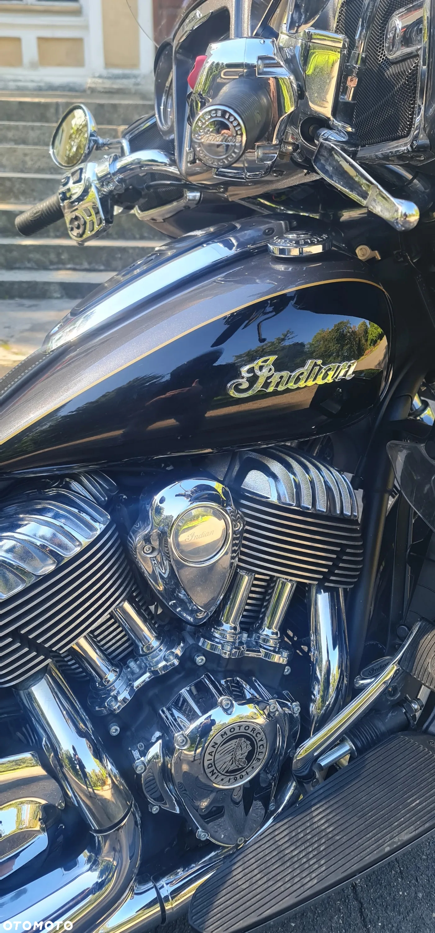 Indian Roadmaster - 20